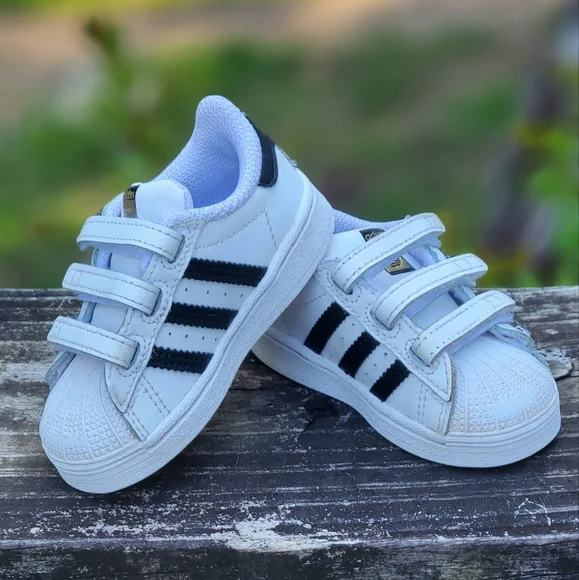 toddler boys white Adidas sneakers size 4 - Picture 1 of 2